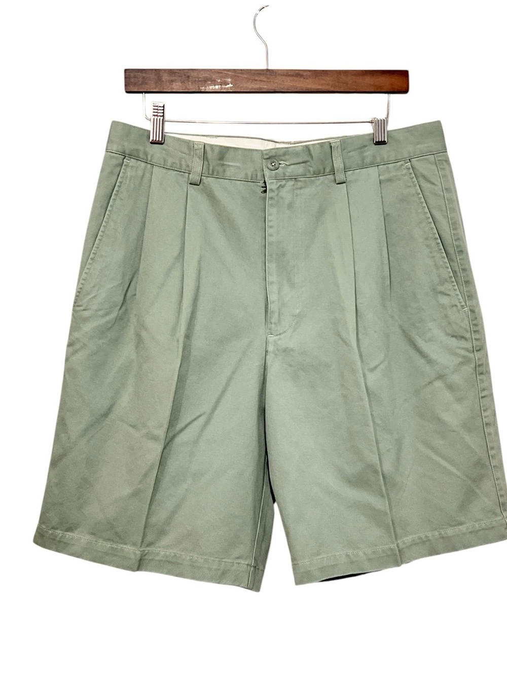 Duck Head Vintage Two Pleat Front Shorts Men’s, Sage Green Cotton, Size 34